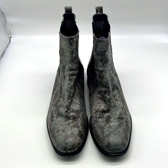 Kenneth Cole Reaction - Chelsea Salt Snakeskin Pull On Ankle Boot Size 10 - Picture 2 of 14
